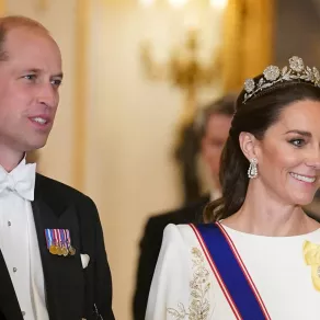 الأمير ويليام والأميرة كيت ميدلتون  Prince William  and Britain's Catherine في قصر باكنغهام (مصدر الصورة: Yui Mok / POOL / AFP)
