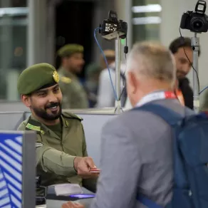 جوازات مطار الأمير محمد بن عبدالعزيز الدولي بالمدينة المنورة