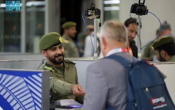 جوازات مطار الأمير محمد بن عبدالعزيز الدولي بالمدينة المنورة