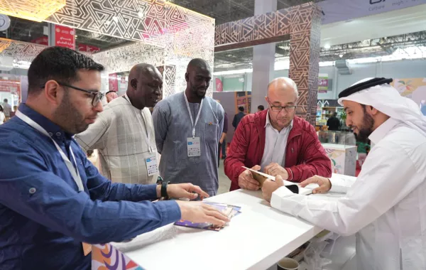 جناح وزارة التعليم في معرض تونس الدولي للكتاب يجذب الزوار