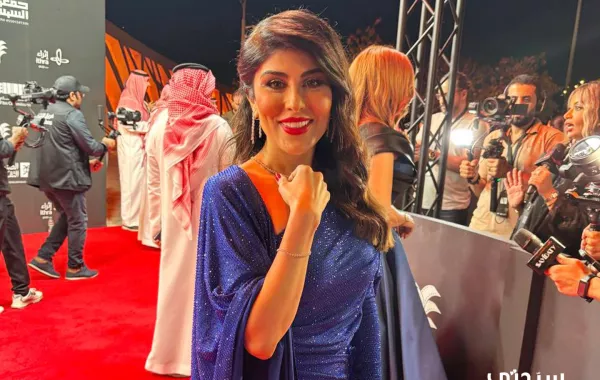 الفنانة زارا البلوشي من افتتاح مهرجان أفلام السعودية - الصورة خاص "سيدتي" من تصوير زكية البلوشي