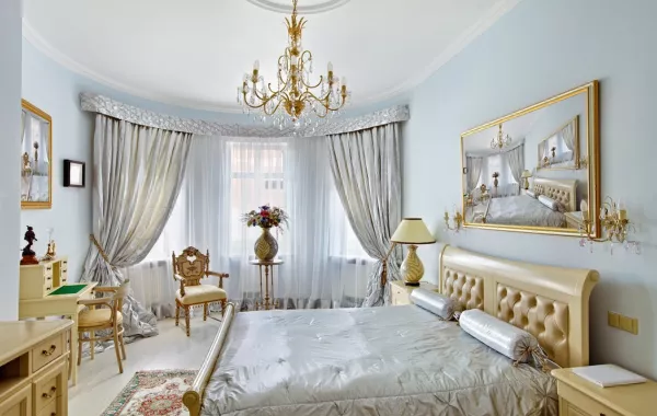 الفخامة بارزة في محتويات وديكور غرفة النوم الكلاسيكية