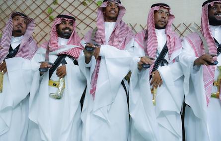 العرضة السعودية لفرقة أصائل للفنون الشعبيىة- من تصوير بشير صالح