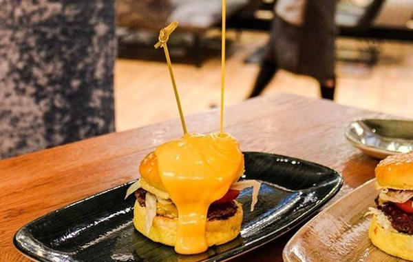 مطعم Le Burger في دبي - الصورة من حساب المطعم الرسمي على إنستقرام
