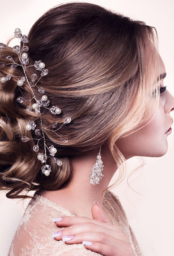 أجمل تسريحات الشعر للعروس لعام 2021 مجلة سيدتي